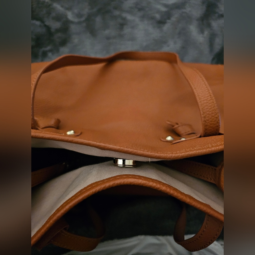 Classic Tan Leather Tote Bag with Tassel - Picture 9 of 16